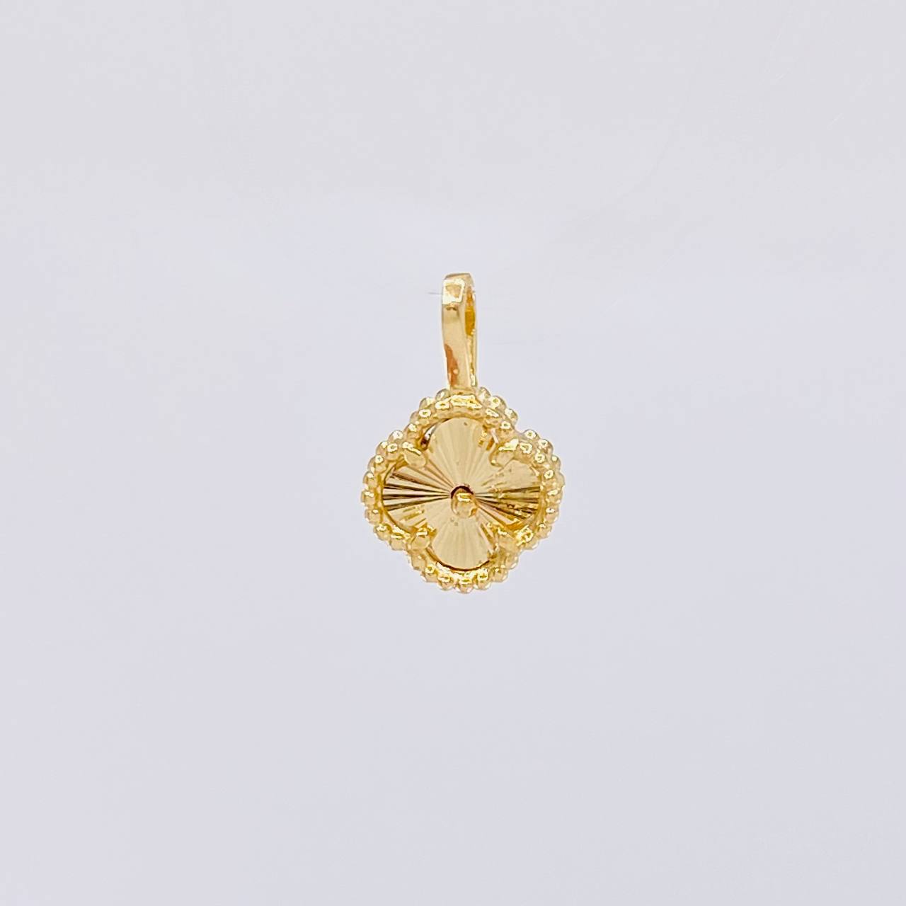 Dije Trebol Diamantado 0.7g / 1/2 in Oro Amarillo 18K