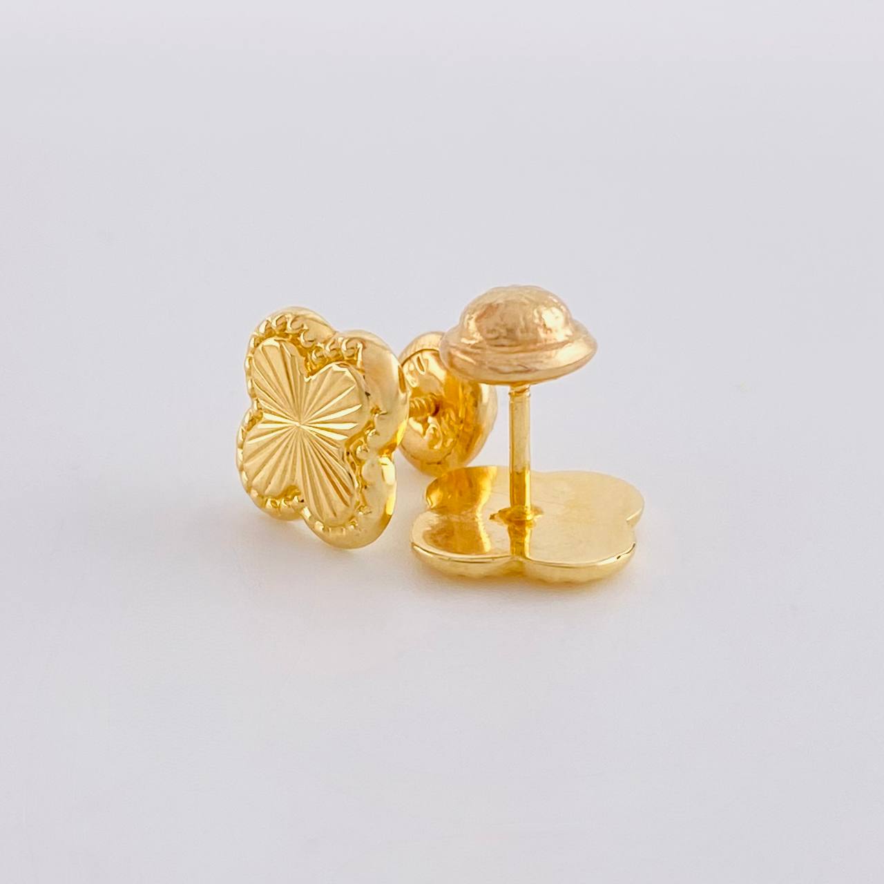 Topos Trebol Diamantado 1g / in / 8.8mm Oro Amarillo 18K
