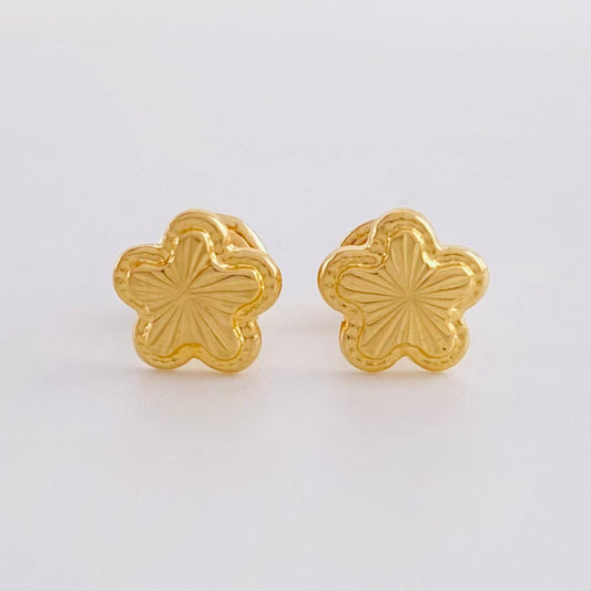 Diamond Cut Flower Stud Earrings 0.7g / in / 7.7mm Yellow Gold 18K