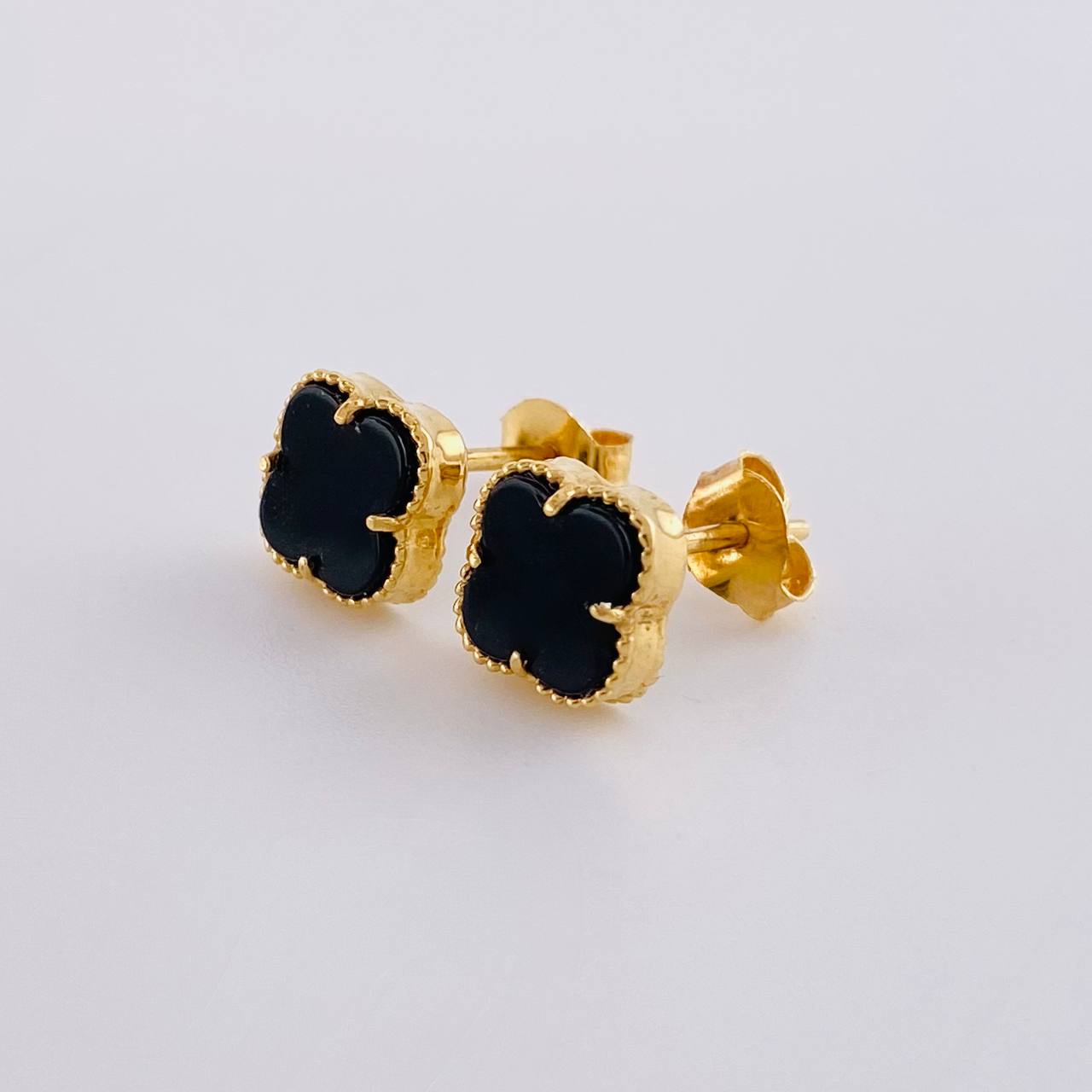 Clover Stud Earrings Black Onyx 2g / in / 7.9mm 18K Yellow Gold