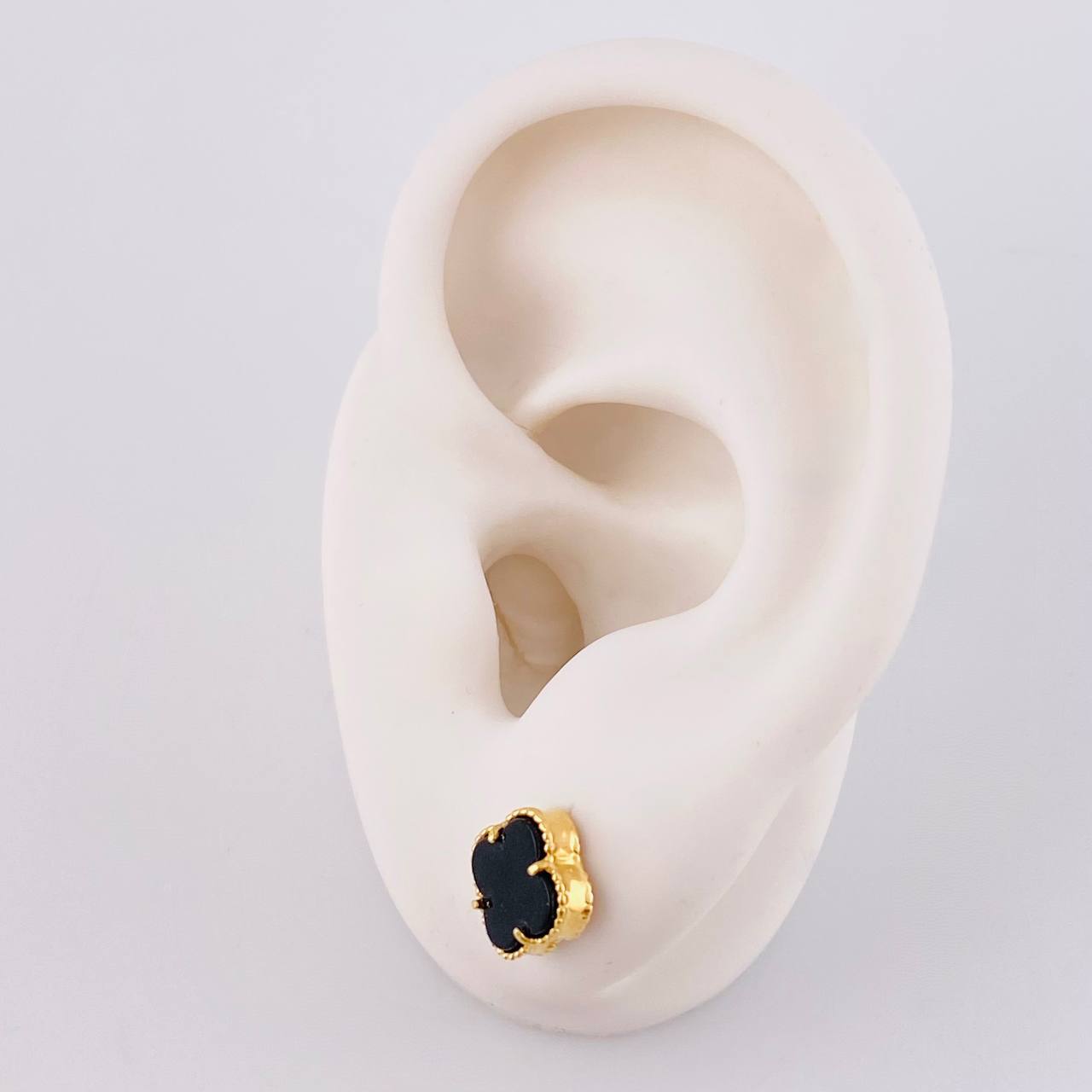 Clover Stud Earrings Black Onyx 2g / in / 7.9mm 18K Yellow Gold