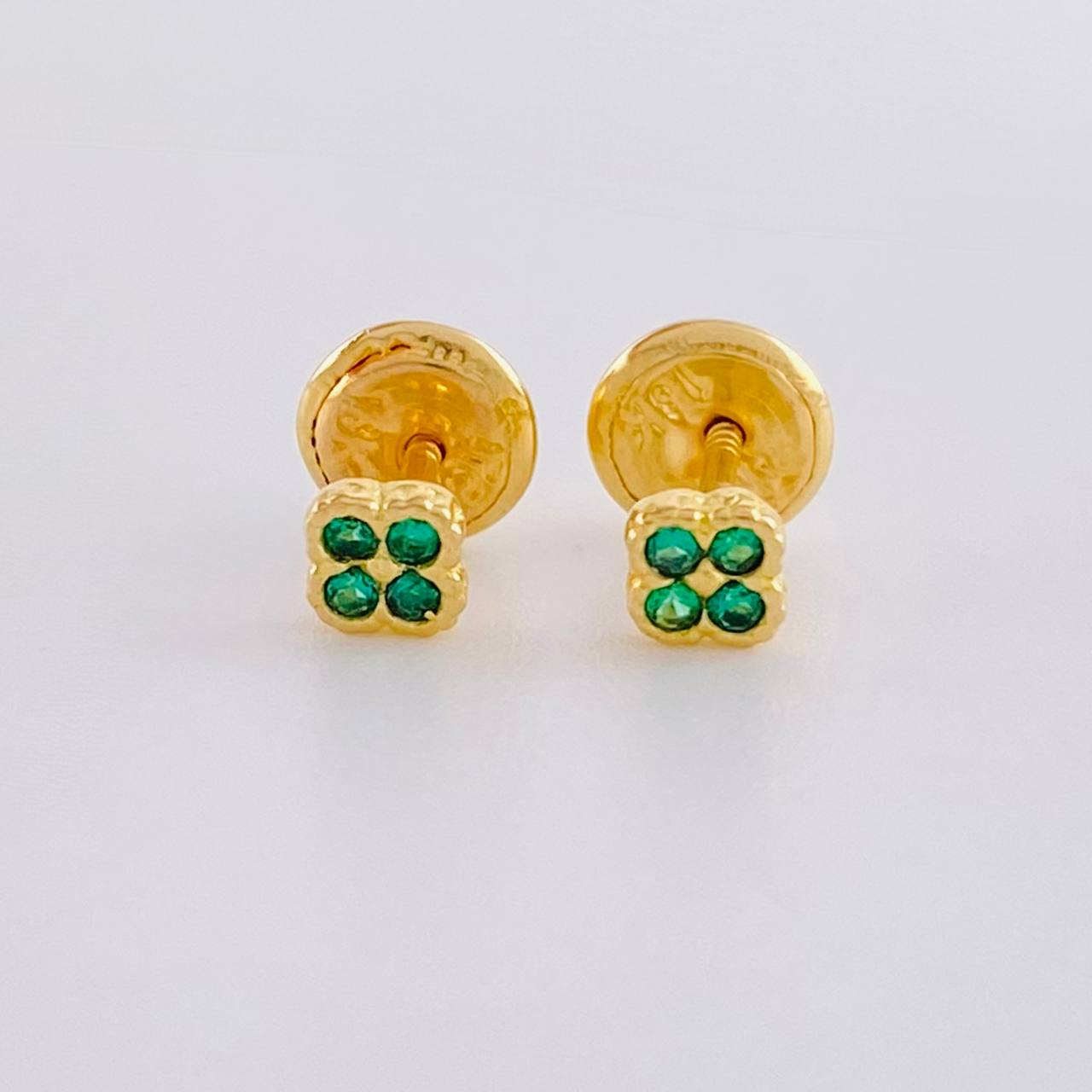 Topos Flor Borde Texturizado 0.7g / in / 3.6mm Oro Amarillo 18K