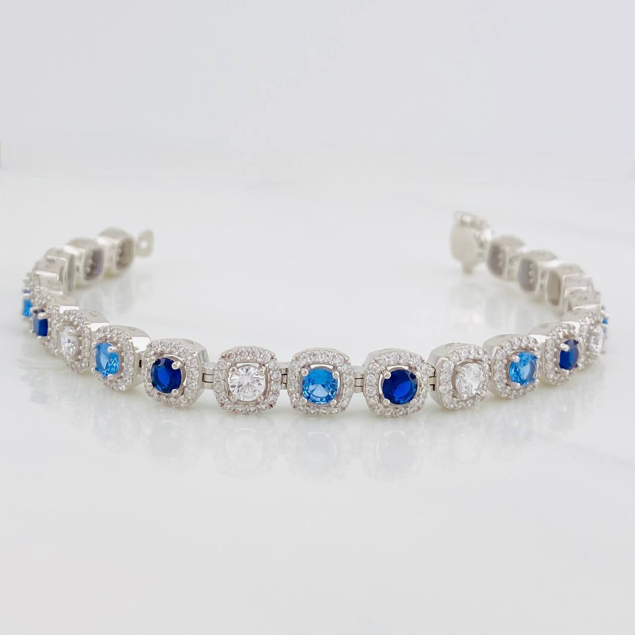Tennis Bracelet 21.35g / 7 in / 7.52mm Rhodium-Plated Silver 925