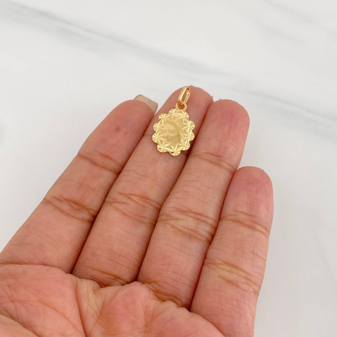 Dije Virgen Maria 0.7g / 1 in Oro Amarillo 18K
