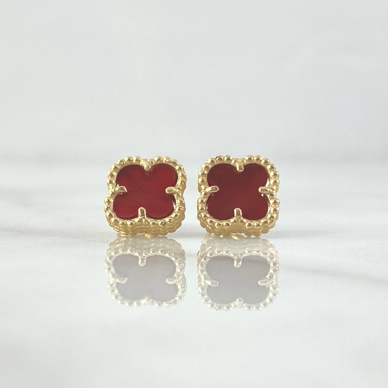 Topos Trébol VCyA 2.2gr / 8.6mm Ambar Rojo Punteado Broche Mariposa Oro Amarillo 18K