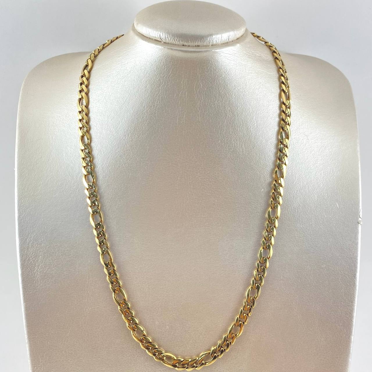 Cadena Figaro 26.3gr / 55cm / 6.7mm Broche Cajon Circones Blancos Oro Amarillo  18K