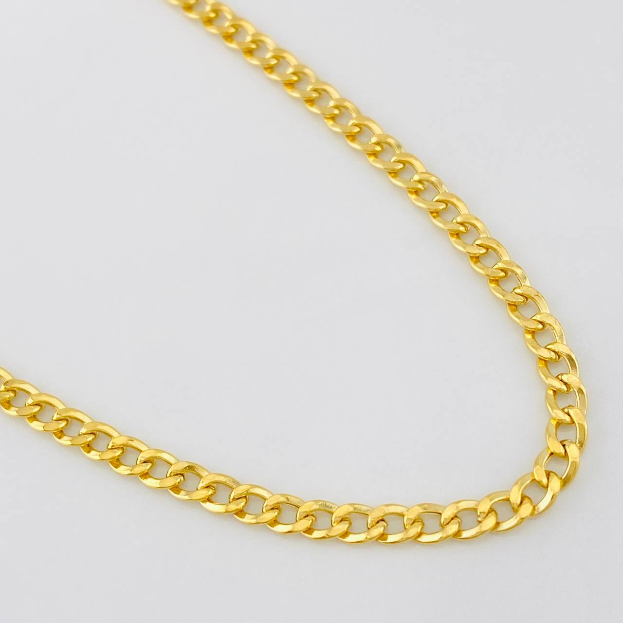 Cadena Cubana 6.75g / 24 in / 3.1mm Oro Amarillo 18K