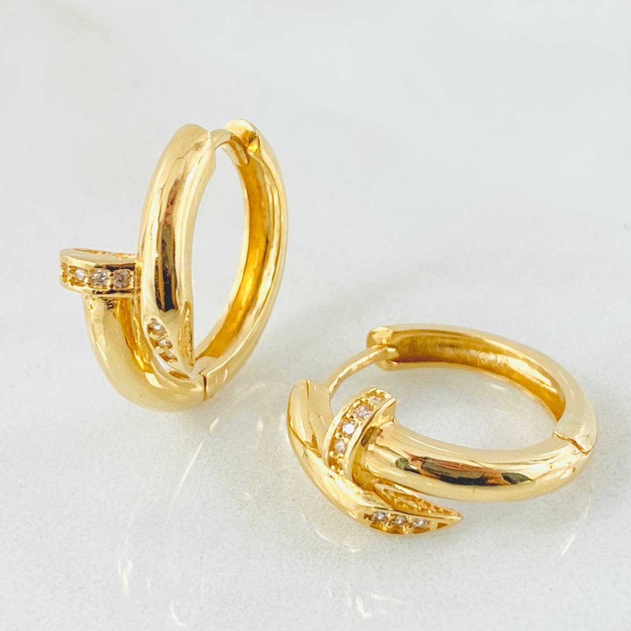 Hoop Earrings Stud 5.15gr / 3/4 in / 18K Gold