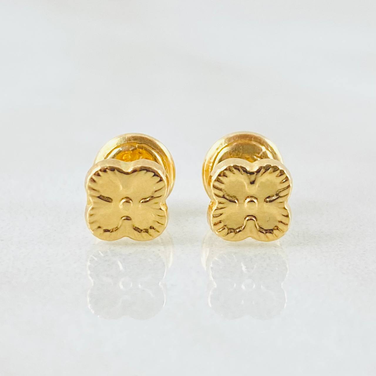 Topos Trebol Dorado 0.6gr / Oro Amarillo 18K