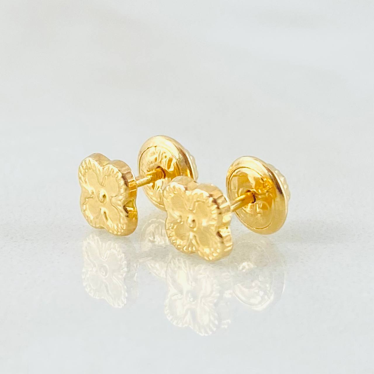 Topos Trebol Dorado 0.6gr / Oro Amarillo 18K