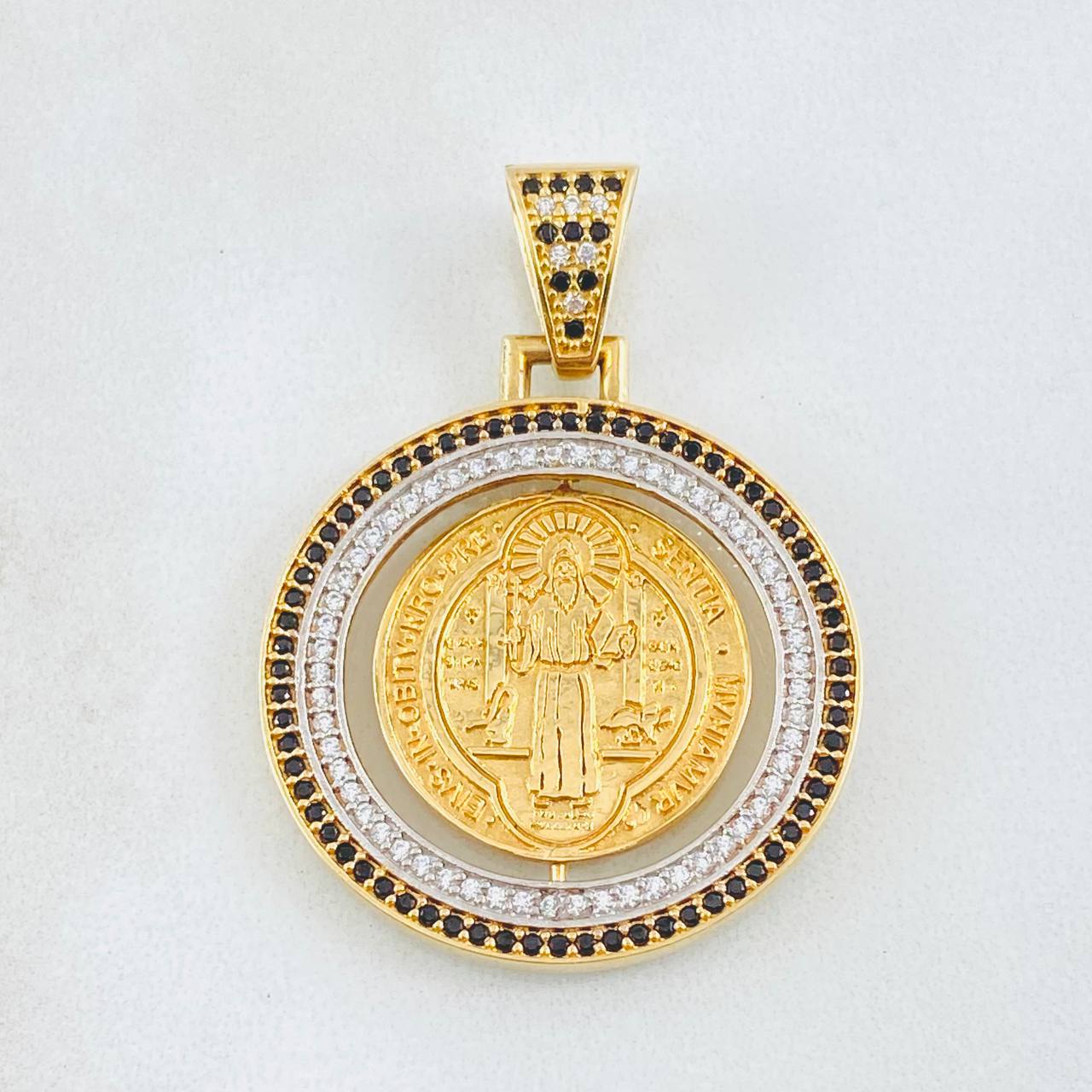 Dije San Benito 8.35gr / 1 1/2 in / Oro Amarillo 18K