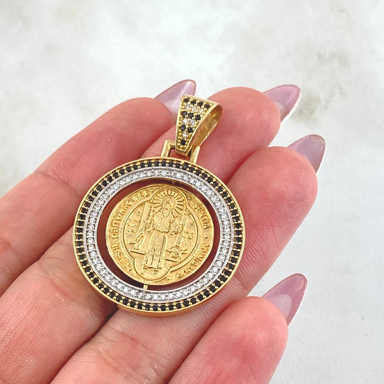 Dije San Benito 8.35gr / 1 1/2 in / Oro Amarillo 18K