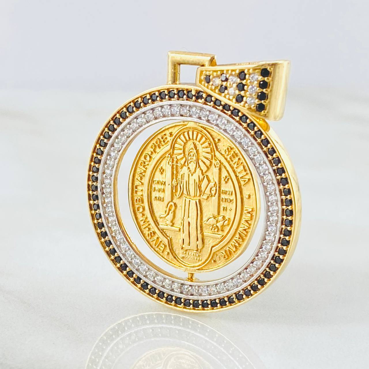 Dije San Benito 8.35gr / 1 1/2 in / Oro Amarillo 18K