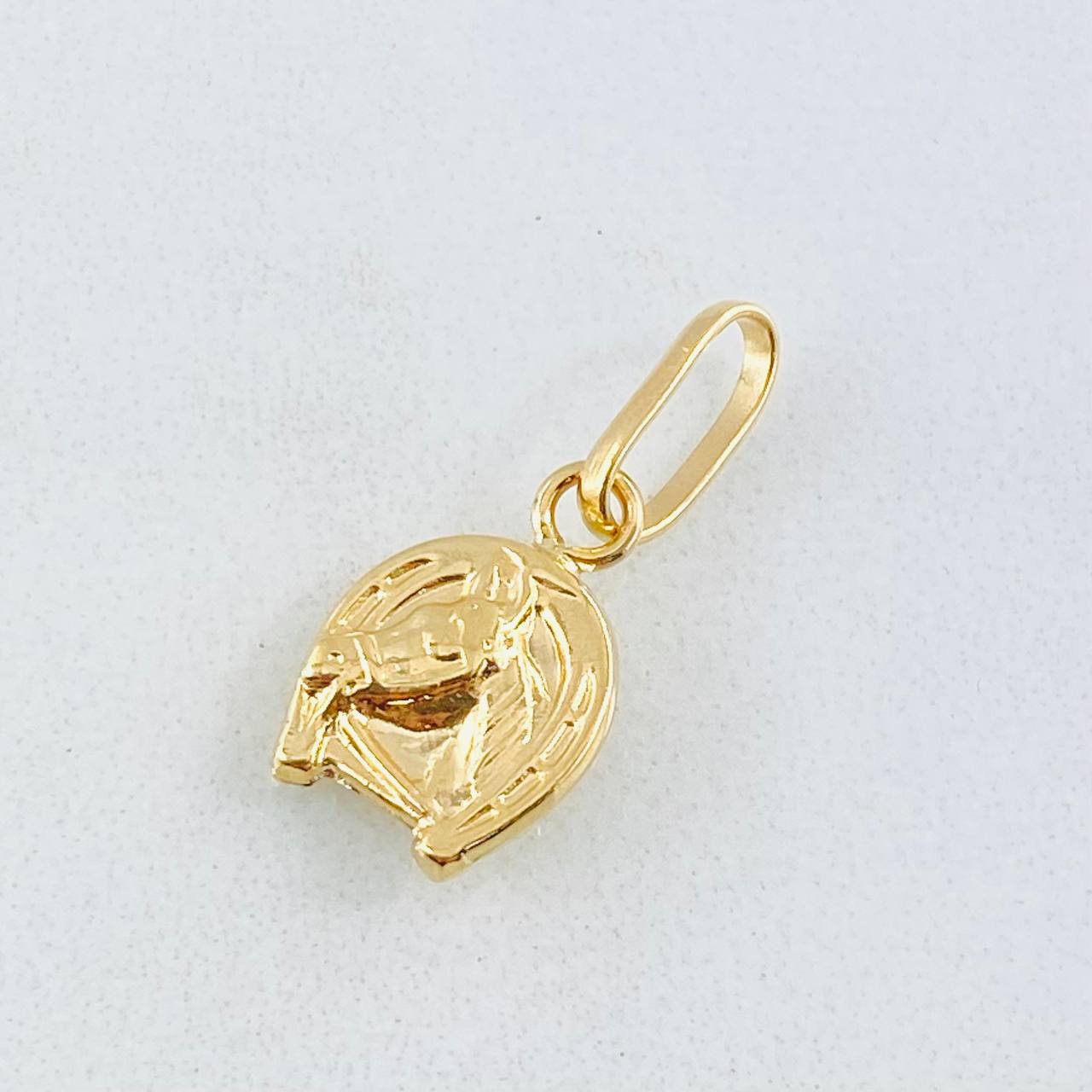 Dije Herradura Caballo 0.65gr / 3/4 in / Oro Amarillo 18K ©