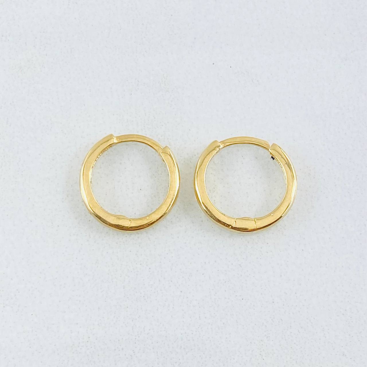 Candongas Carril Liso 1.05gr / 1/2 in / Oro Amarillo 18K *