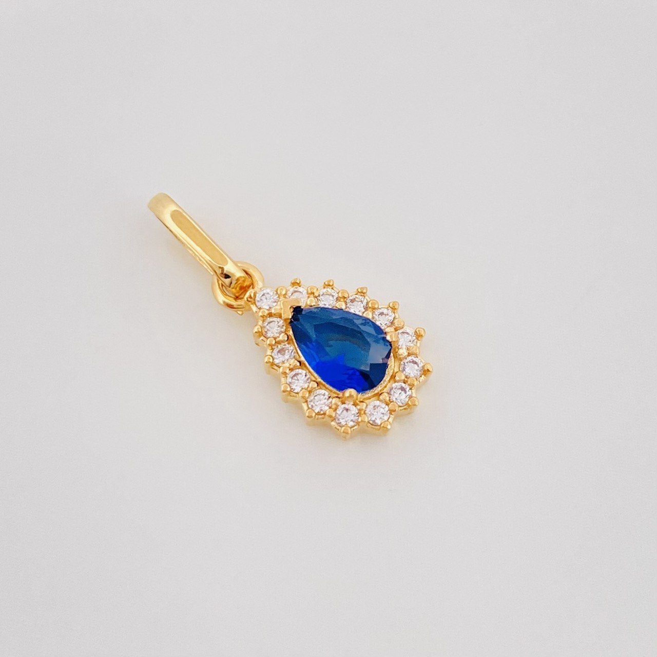 Pendant Dense Drop 1.2g / 3/4 in 18K Yellow Gold