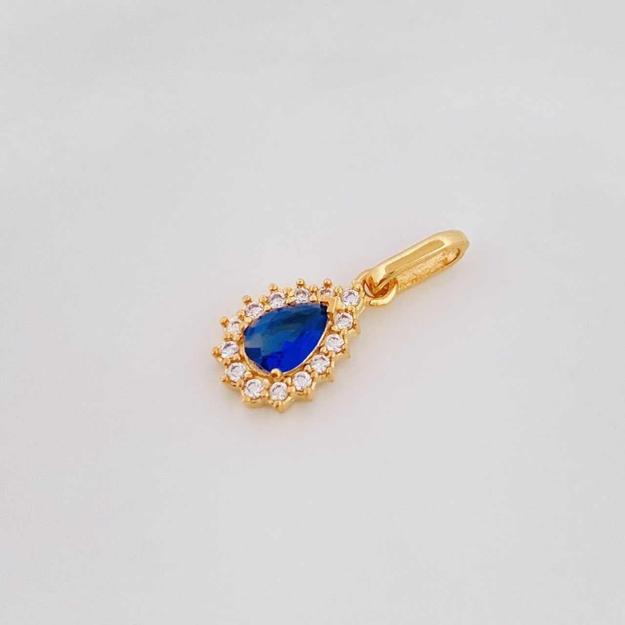 Pendant Dense Drop 1.2g / 3/4 in 18K Yellow Gold