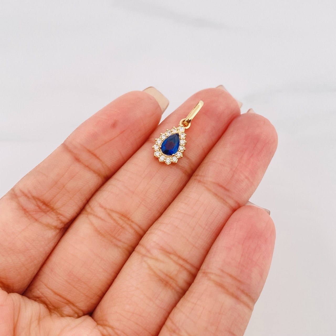 Pendant Dense Drop 1.2g / 3/4 in 18K Yellow Gold