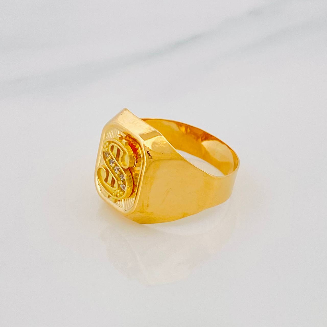 Ring Sign Weight 4.2g / T9 Yellow Gold 18K