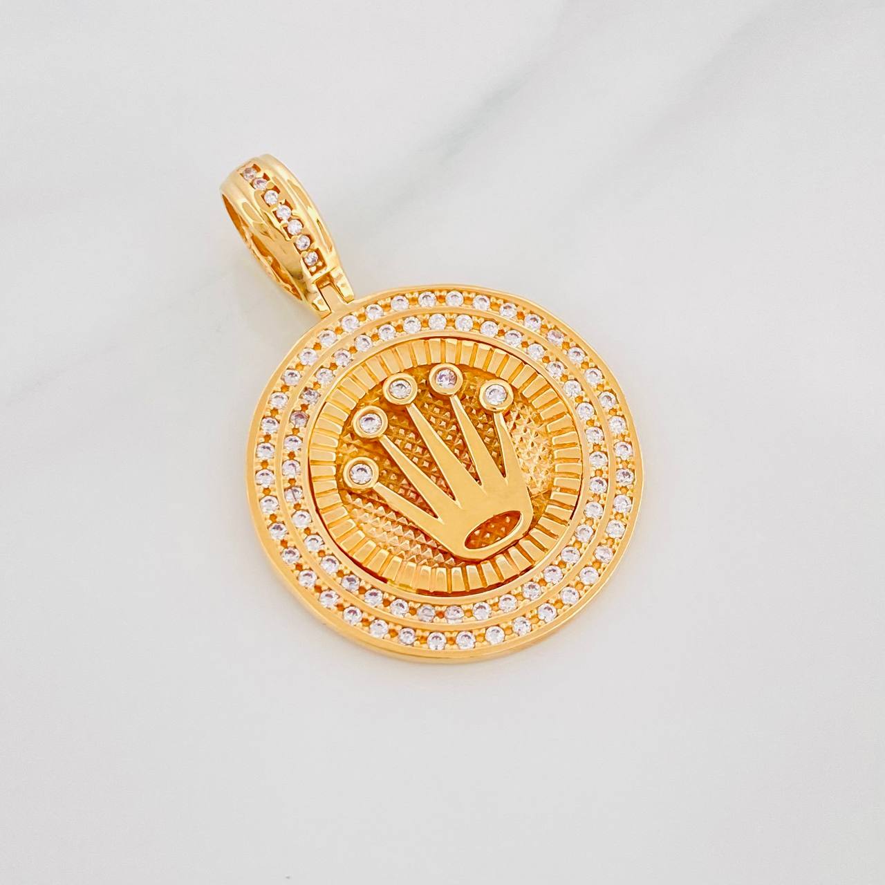 Pendant Medal Crown 8.45g / 1 1/2 in Yellow Gold 18K