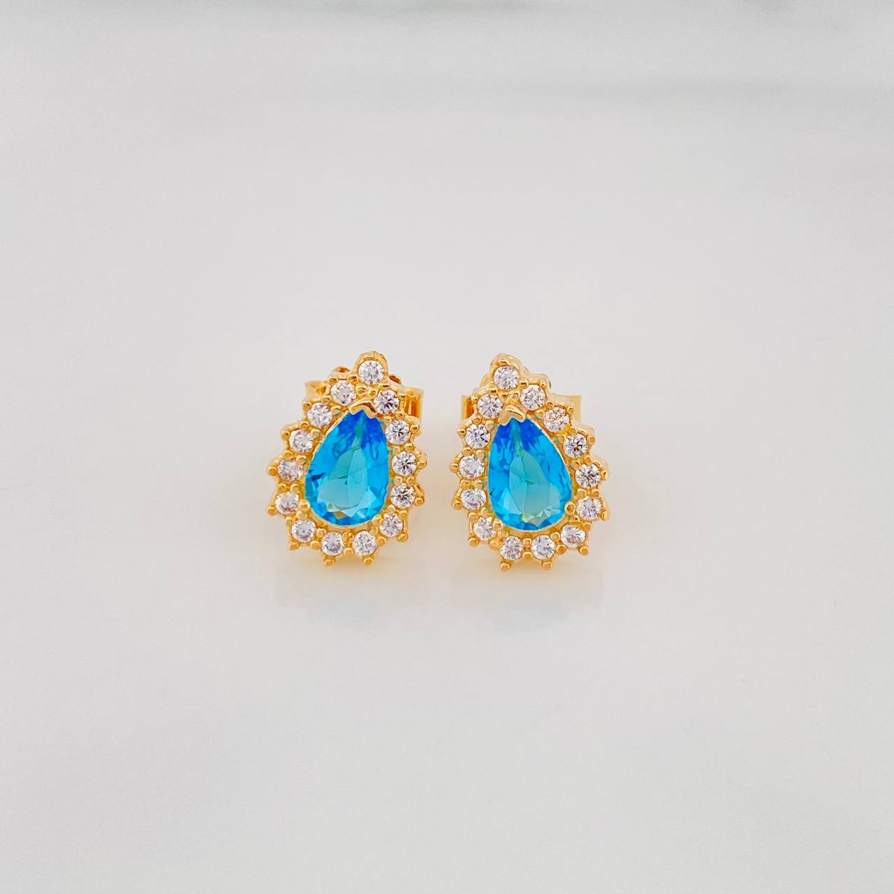 Stud Earrings Dense Drop 2.4g / in / 7.8mm Yellow Gold 18K