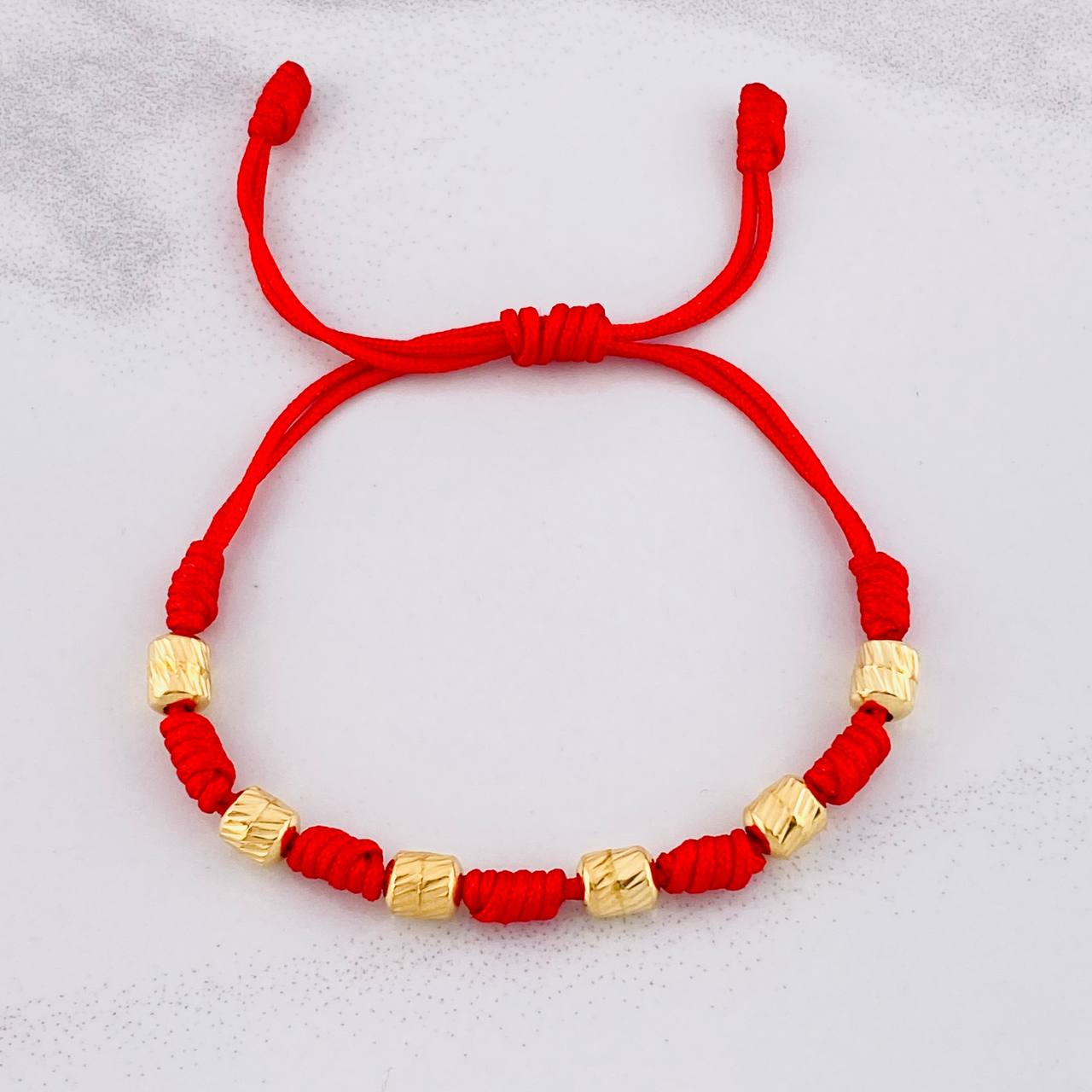 Pulsera Tejida Roja 7 Nudos 6 Cilindros Diamantado Oro Amarillo 18K
