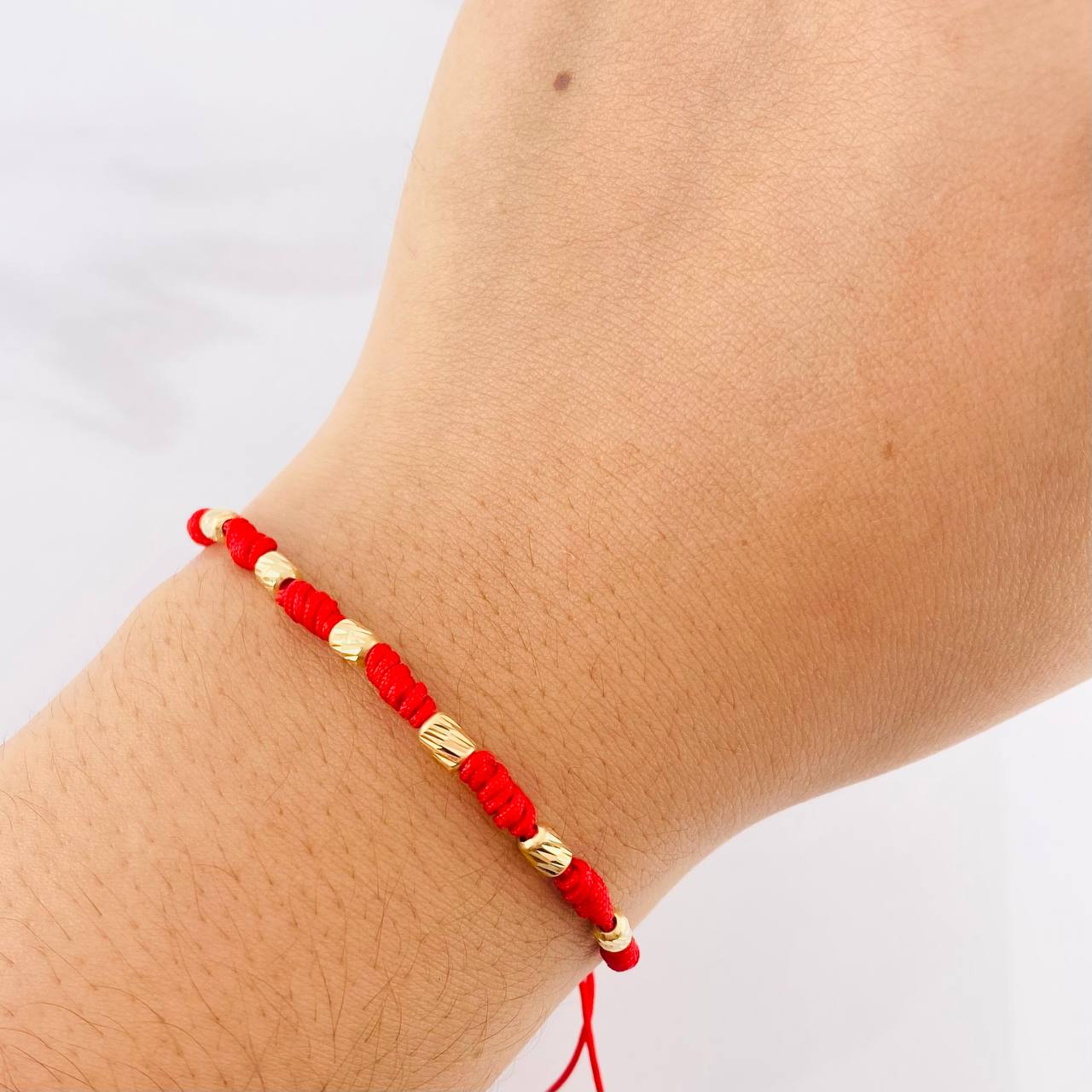 Red Woven Bracelet Seven Knots Yellow Gold 18K