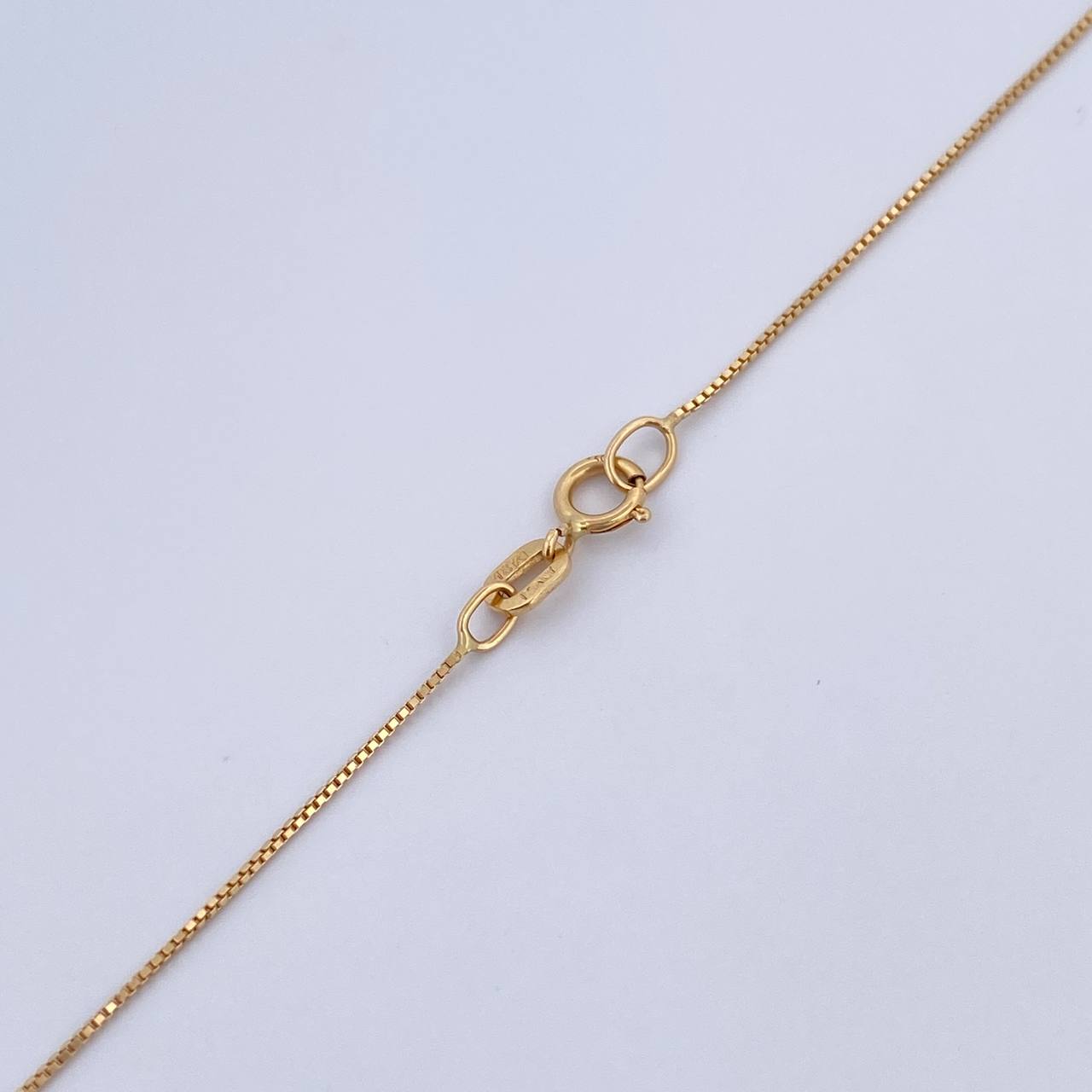 Set Cadena Veneciana 1.45gr/50cm/0.8mm+Dije Virgen Maria Auxiliadora 0.4gr/1.4cm Troquelado Oro Amarillo 18K (Oferta) $