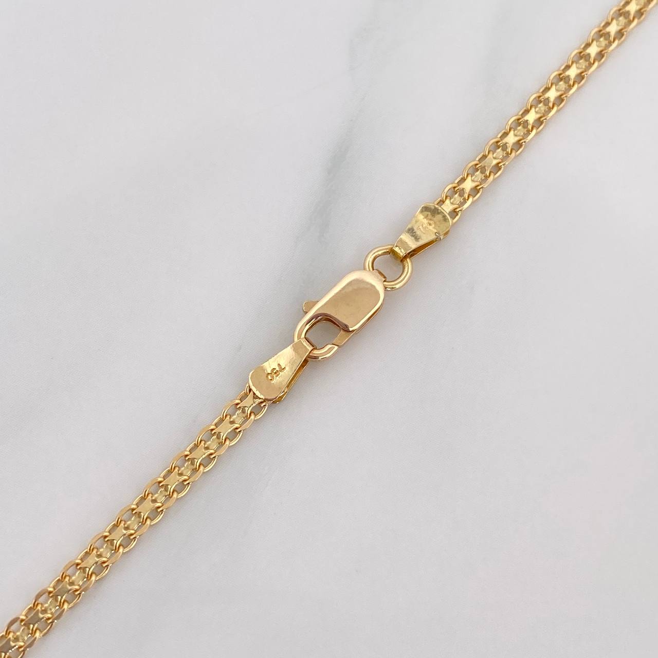 Cadena China 8.85 g / 24 in / 2.4 mm Oro Amarillo 18K