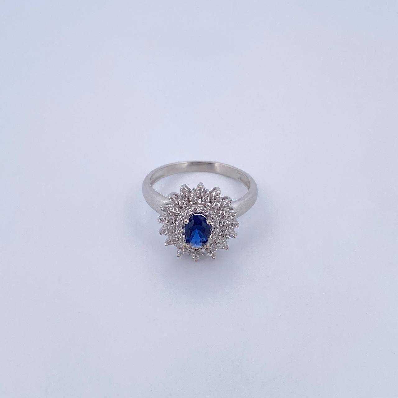 Ring Solitaire Halo 3.75gr / Size 6 3/4 / Blue and White Zircons 18K White Gold &