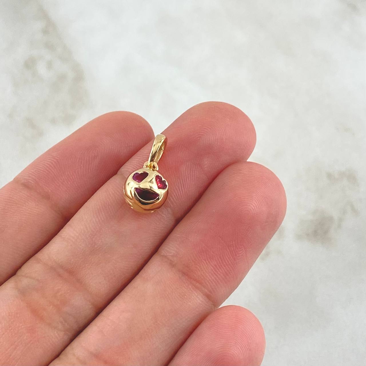 Pendant Heart Eyes Emoji 1.4gr / 1.5cm / Textured Red Yellow Gold 18K ©