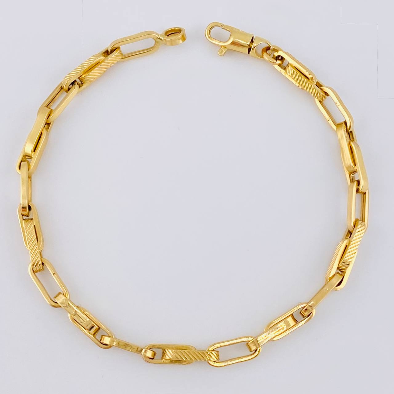 Pulso Rustico Tribal 5.75gr / 8 1/2 in / 5mm Oro Amarillo +3 18K