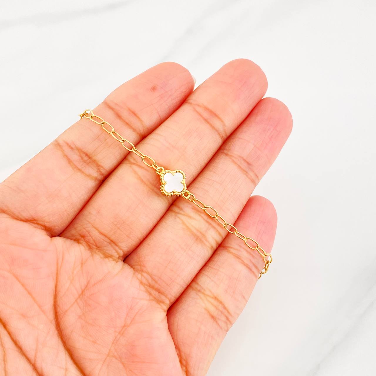 Tobillera Cajón Trebol 3.45g / 9 3/4 in / 2.3mm Oro Amarillo 18K