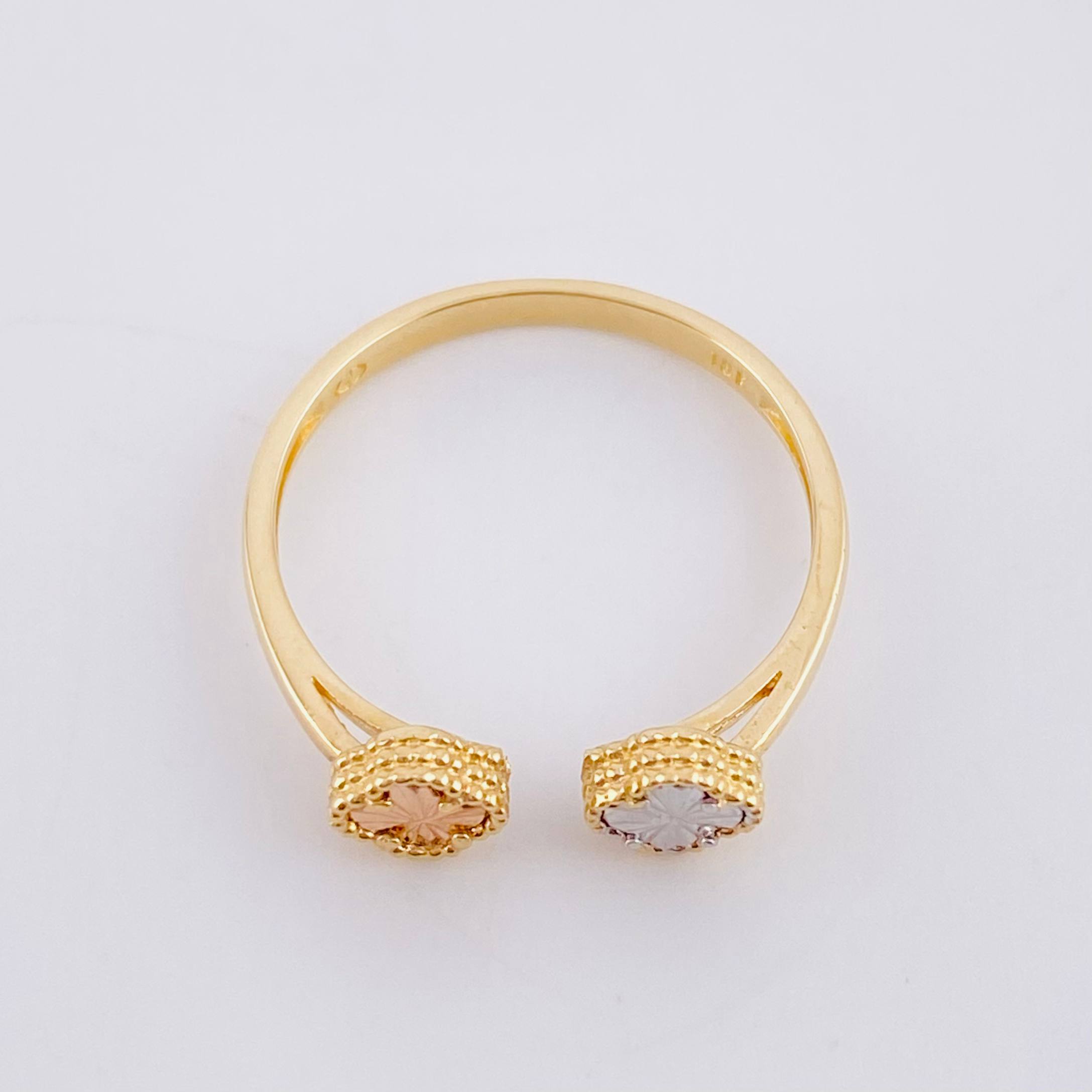 Double Clover Ring 2g / T7 3/4 Three Golds 18K
