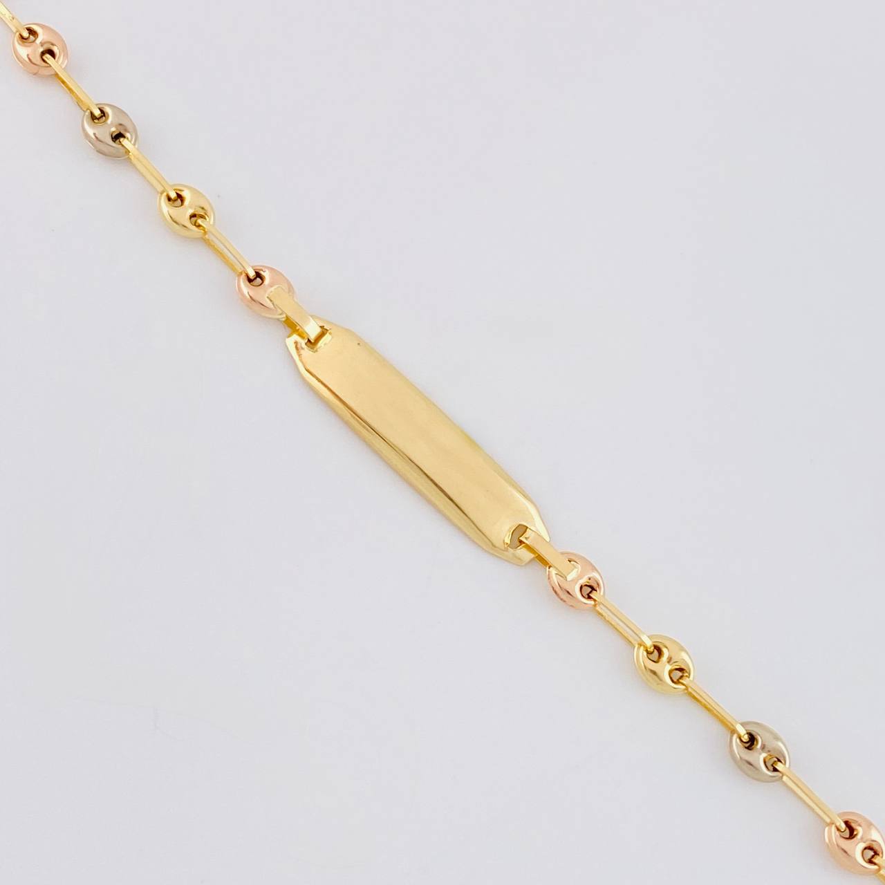 Pulso Bebé GC Placa Rectangular Ovalada 1.6g / 14.8cm / 3.3mm Tres Oros 18K