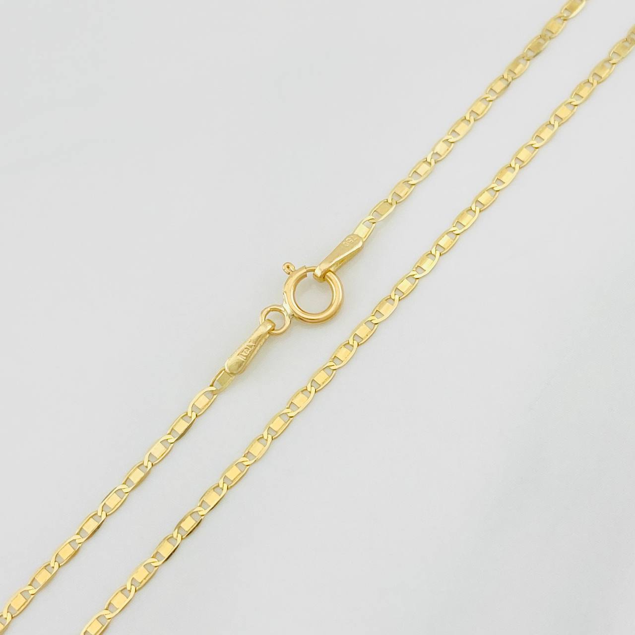Cadena Escalera Plana 1.55g / 18 in / 1.3mm Oro Amarillo 18K