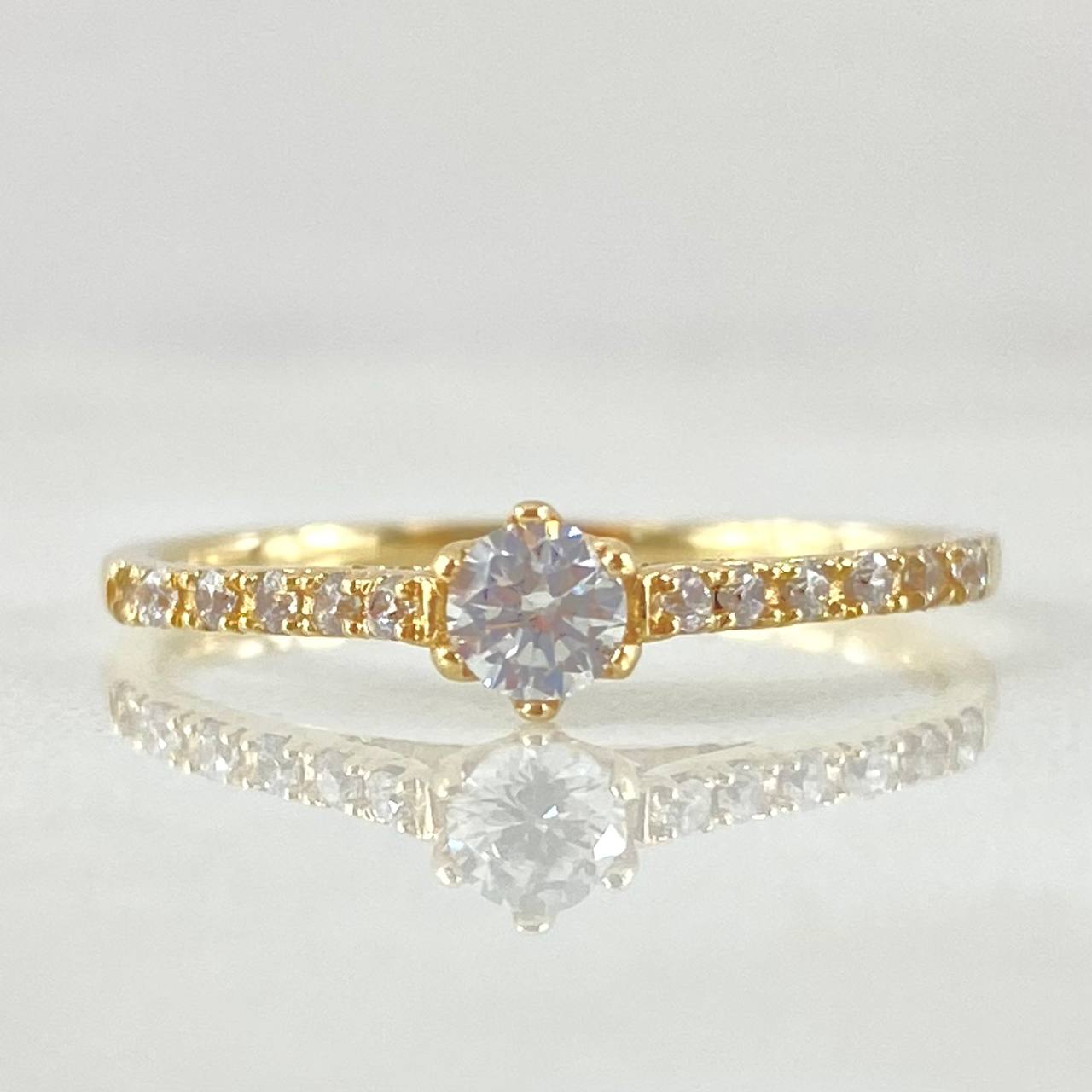 Heart Solitaire Ring 1.6gr / Size 7 / 18K Gold