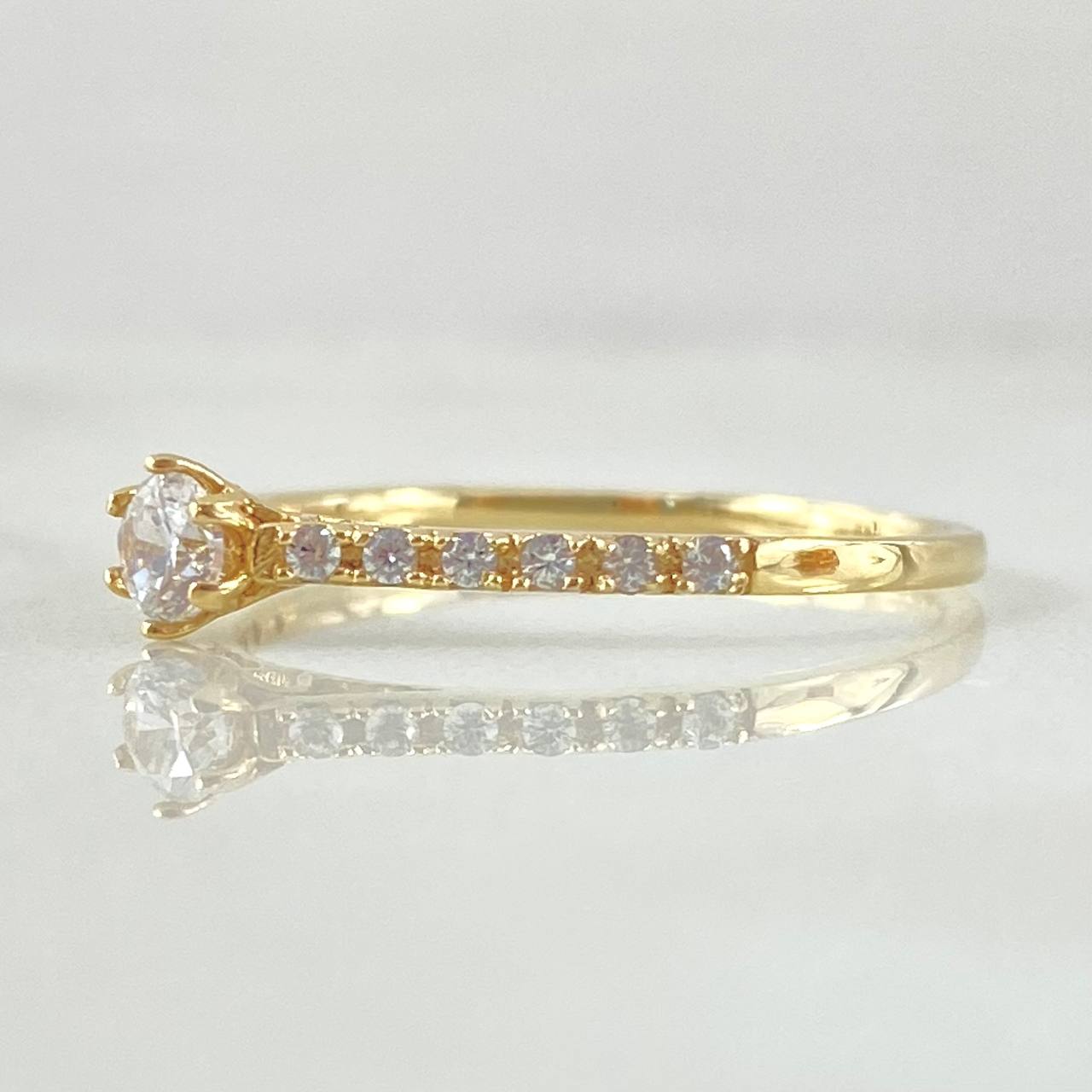 Heart Solitaire Ring 1.6gr / Size 7 / 18K Gold