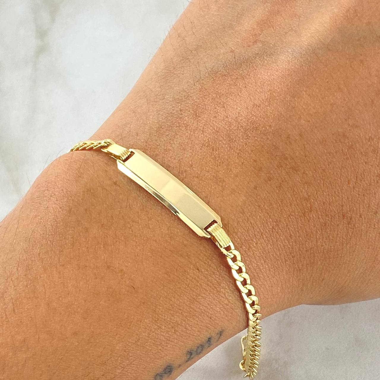 Cuban Links Bracelet Rectangular Plate 3.7gr / 19cm / 3.3mm Yellow Gold +0 18K