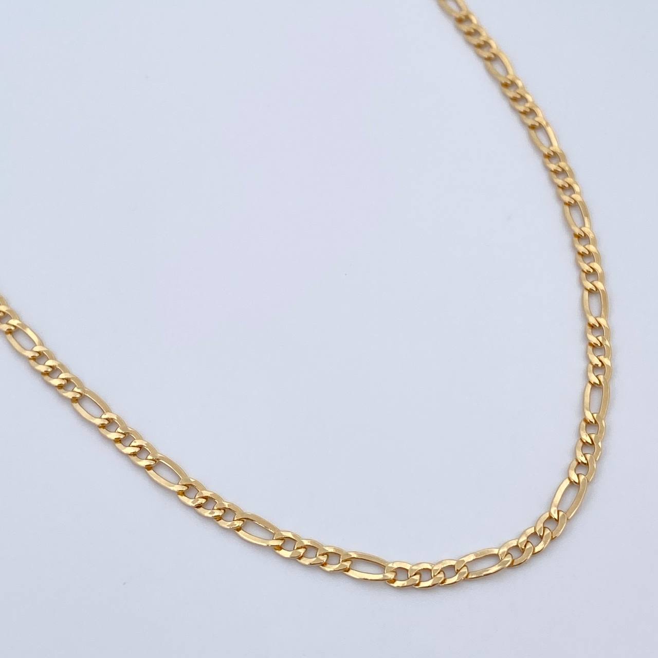 Cadena Figaro 3.9gr / 60.9cm / 2.4mm Oro Amarillo +0 18K &