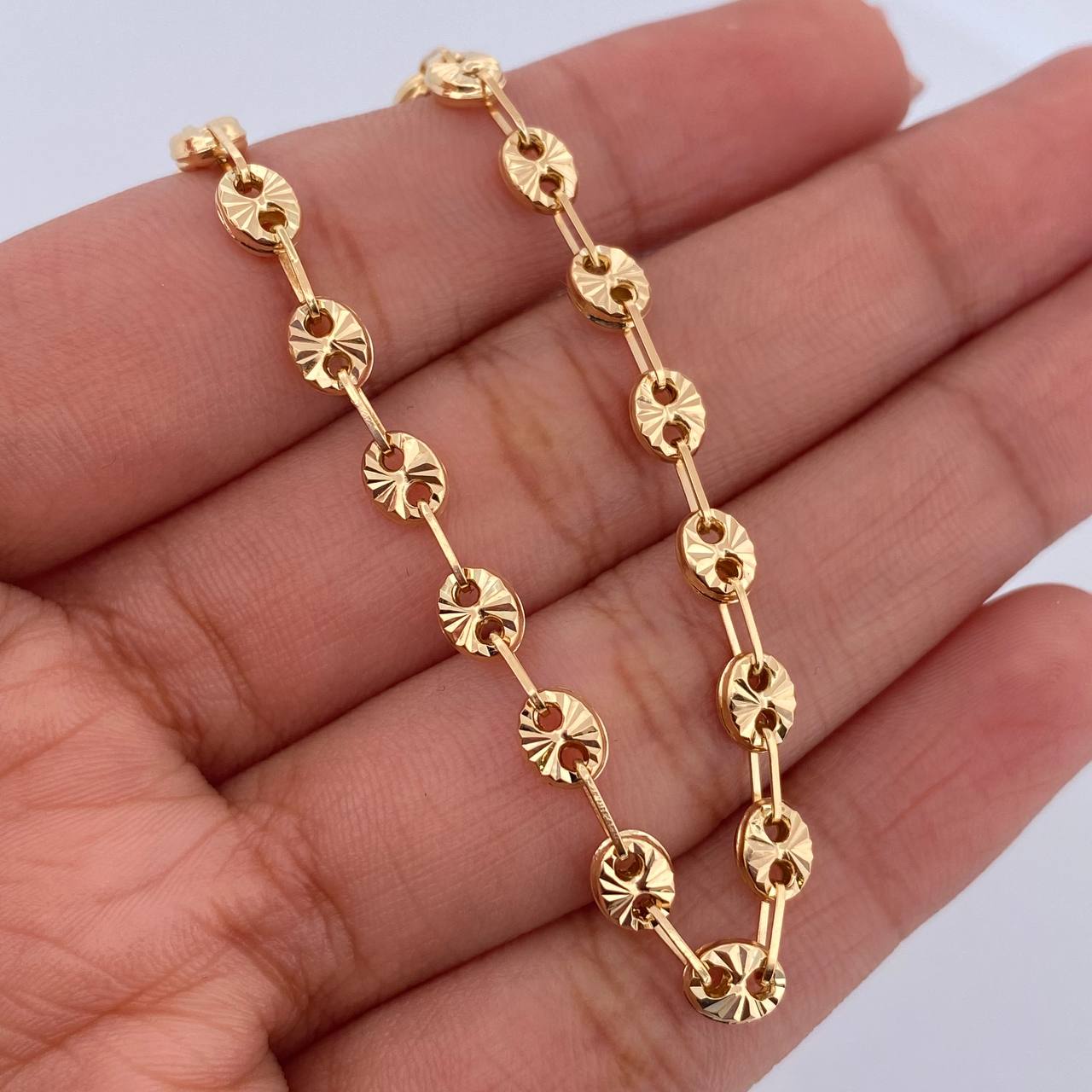Ankle bracelet GC 5.2gr / 25.6cm / 4mm Diamond Cut 18K Yellow Gold $