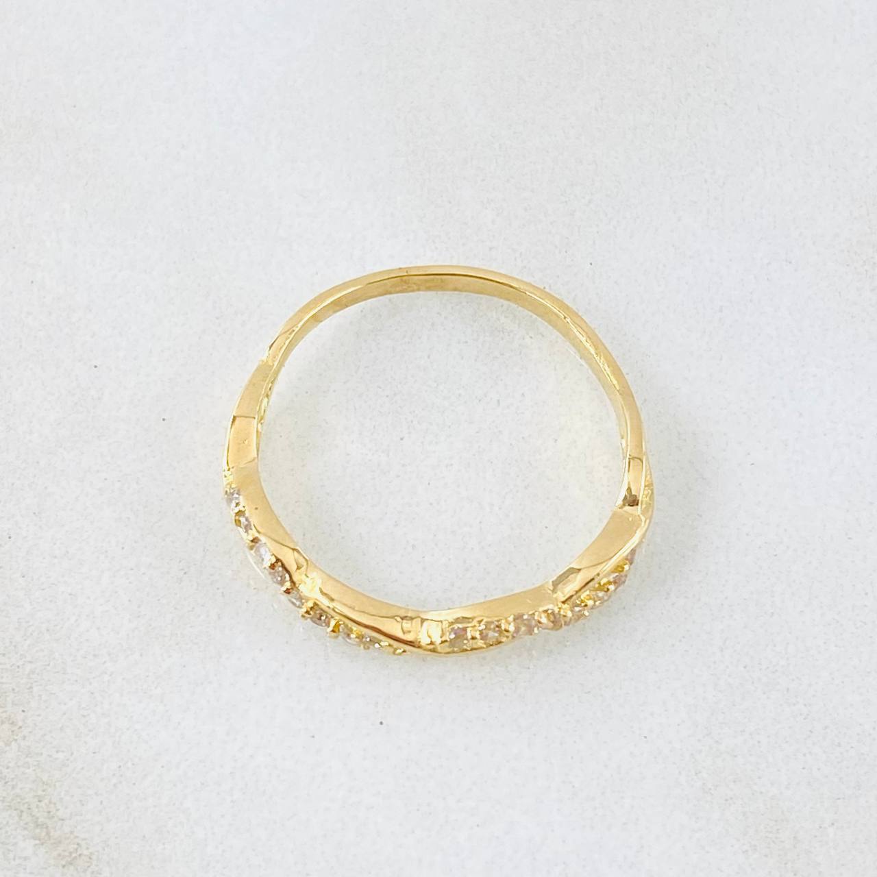 Interlaced Ring 1.8gr / Size 6 1/2 / 18K Yellow Gold *