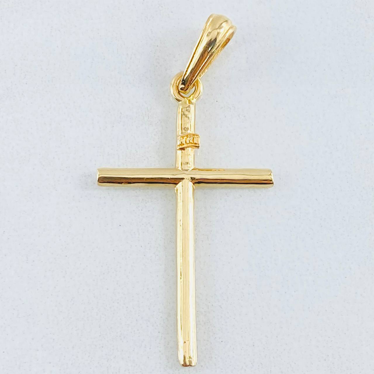 Dije Cruz 1.3gr / 1 1/2 in / Oro Amarillo 18K ©