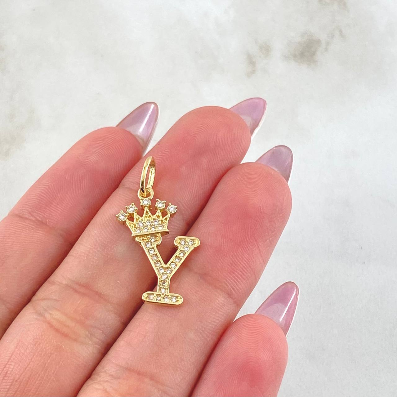 Pendant Crown Letter Y 1.65gr / 1 in / 18K Yellow Gold ©