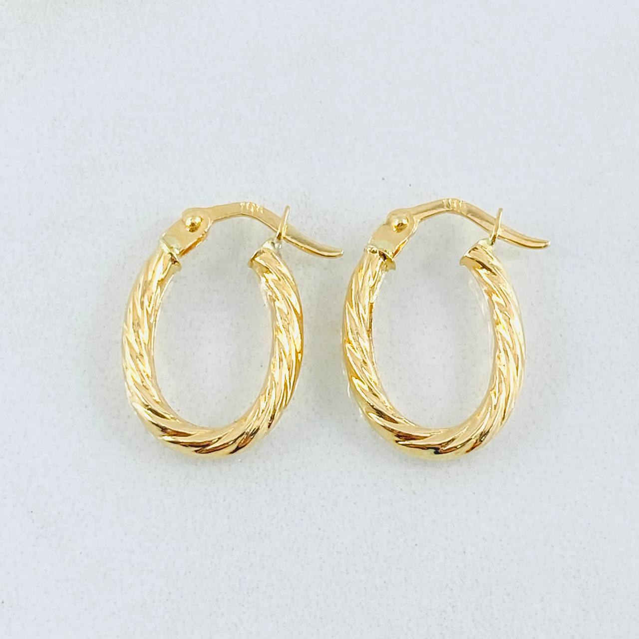 Candongas Mary Ovalada 1.2gr / 3/4 in / Oro Amarillo 18K