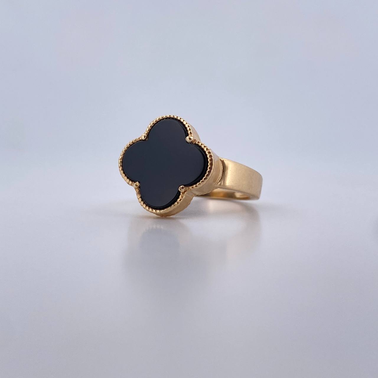 Ring Clover 2.85gr / Size 8 1/4 / Black Onyx 18K Yellow Gold $