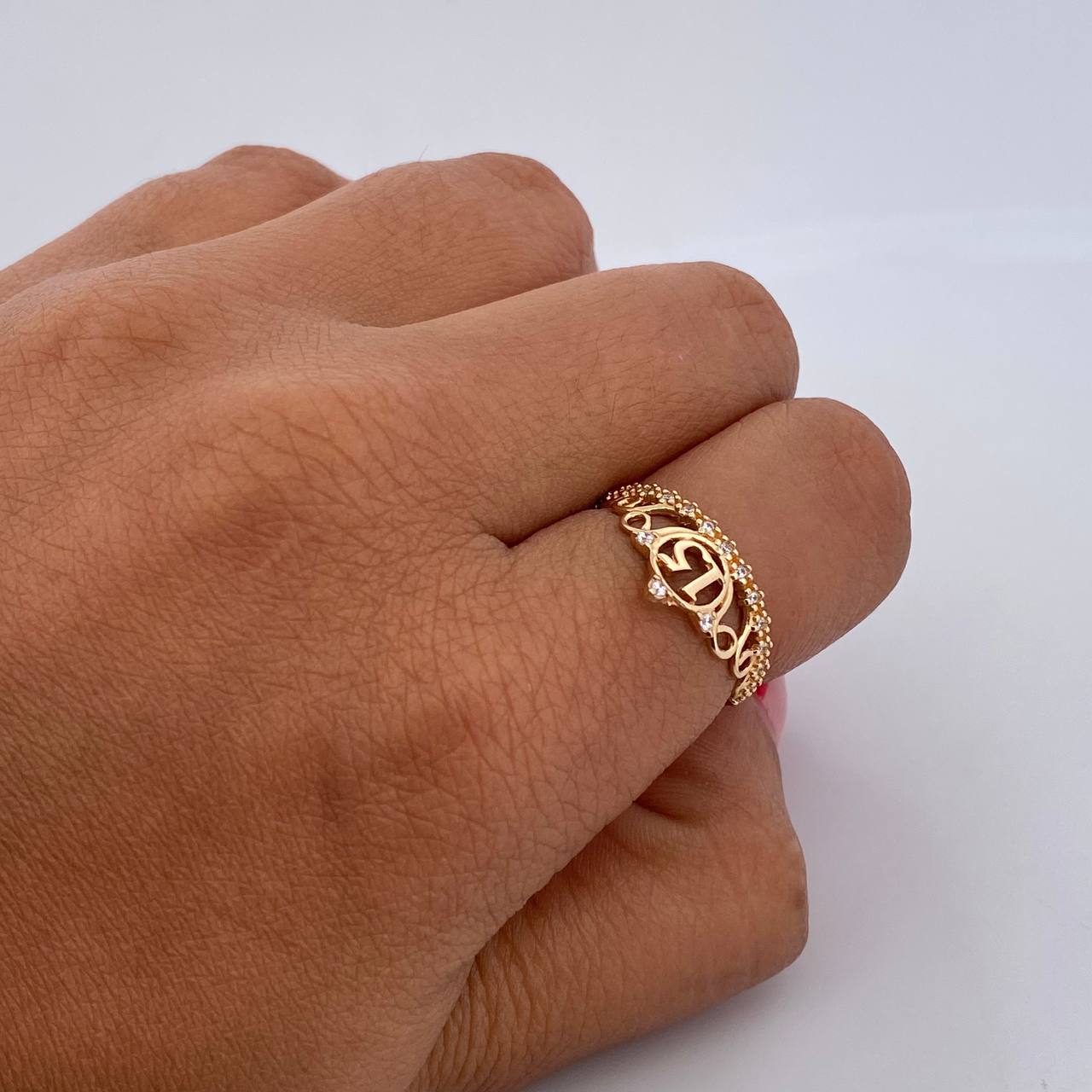 Crown Ring 15's 1.8gr / T5 1/4 / White Zircons 18K Yellow Gold $