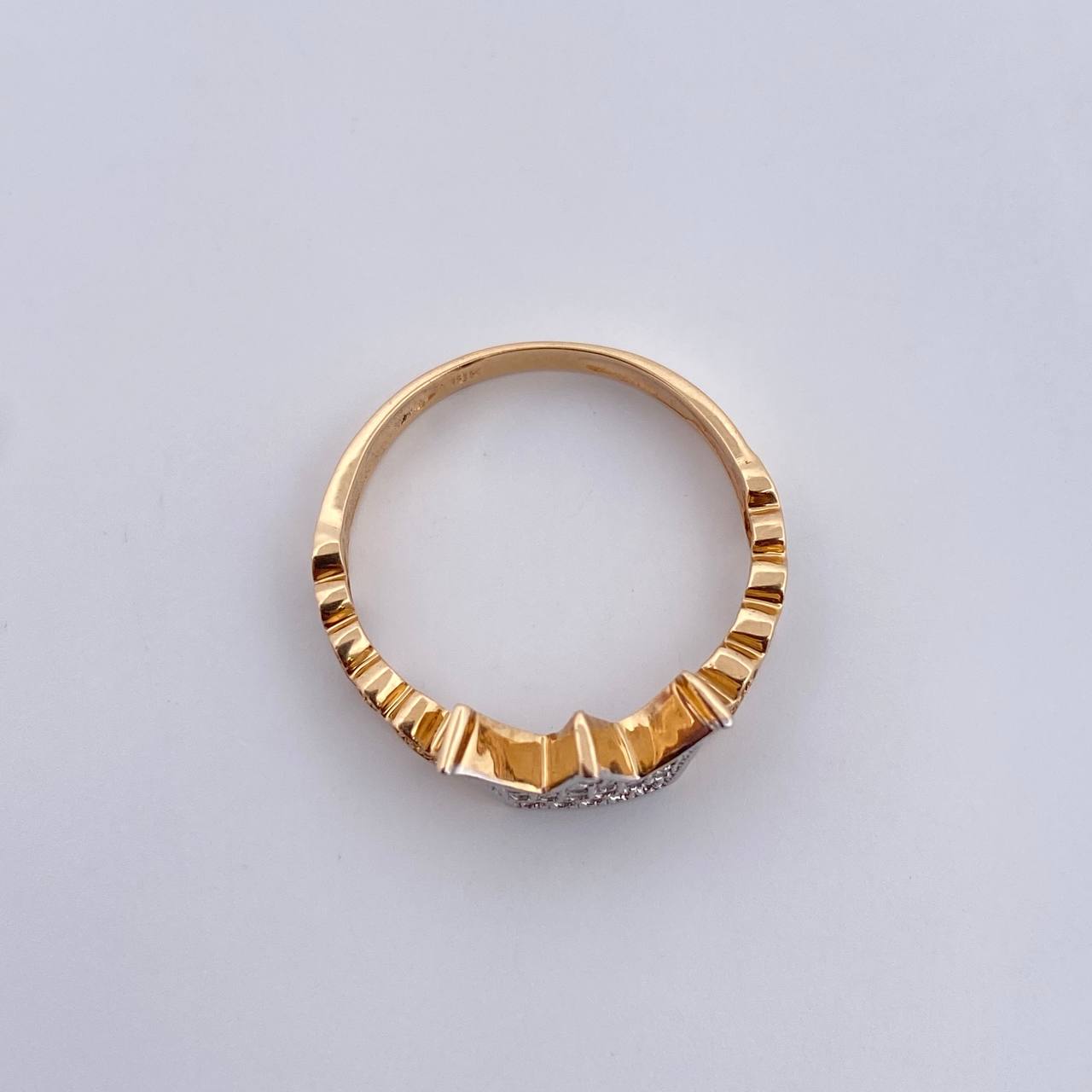 Heart Crown Ring 2.65gr / Size 6 3/4 / White Zircons Two-tone 18K Yellow and White Gold $