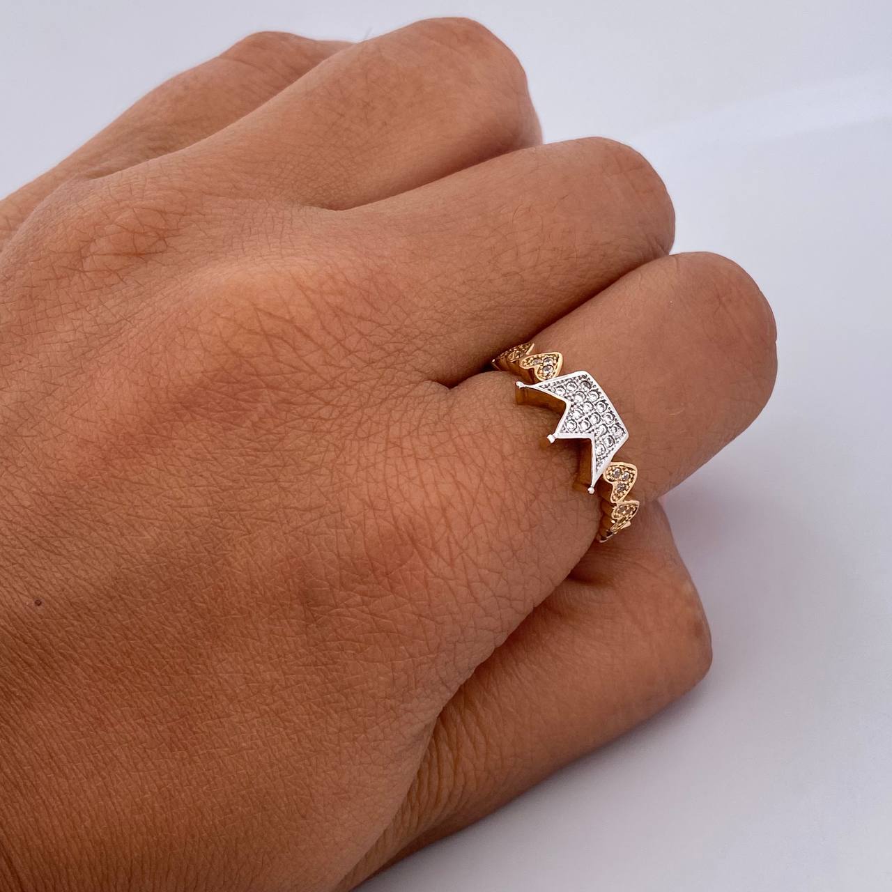 Heart Crown Ring 2.65gr / Size 6 3/4 / White Zircons Two-tone 18K Yellow and White Gold $