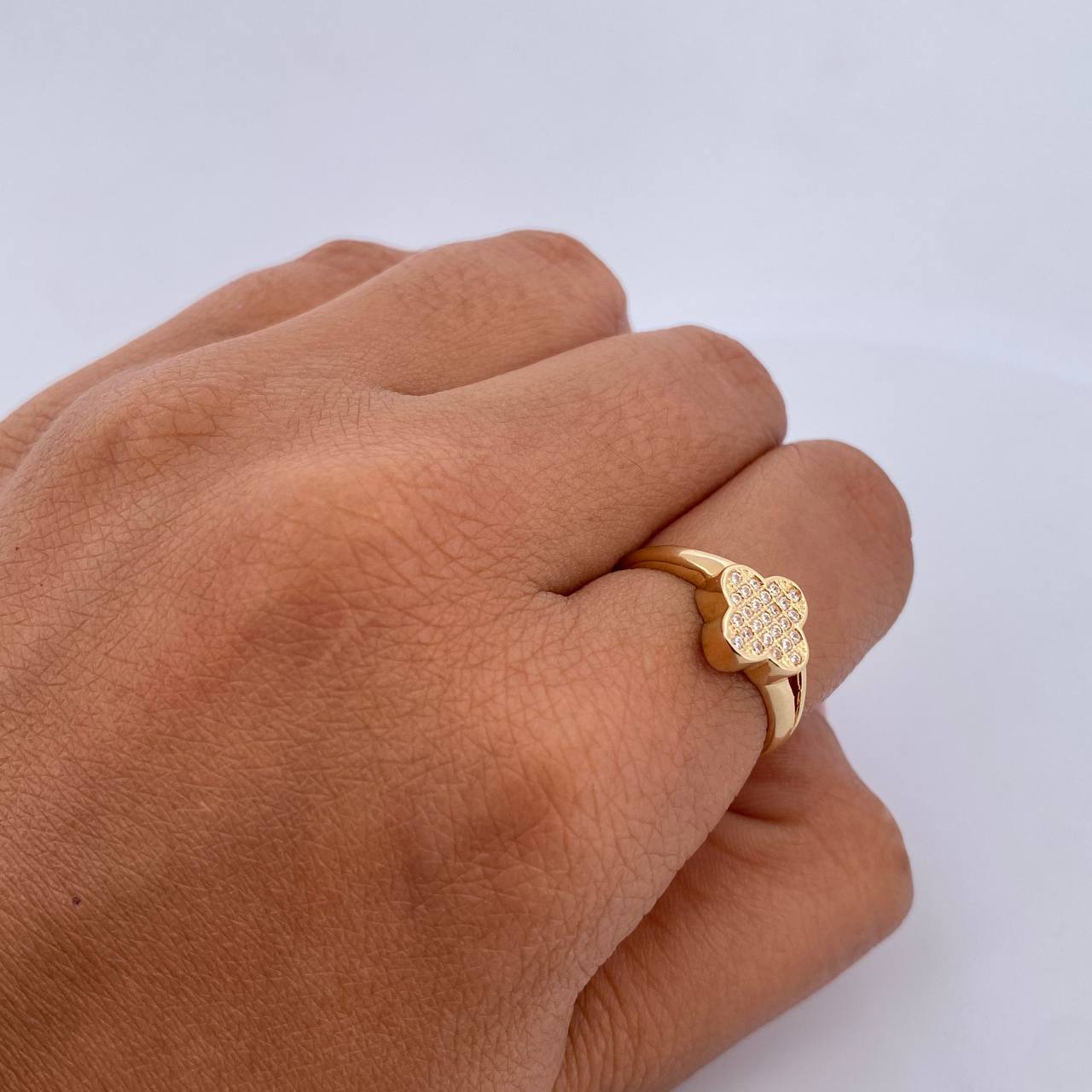 Ring Clover 2.3gr / Size 6 1/4 / White Zircons 18K Yellow Gold $